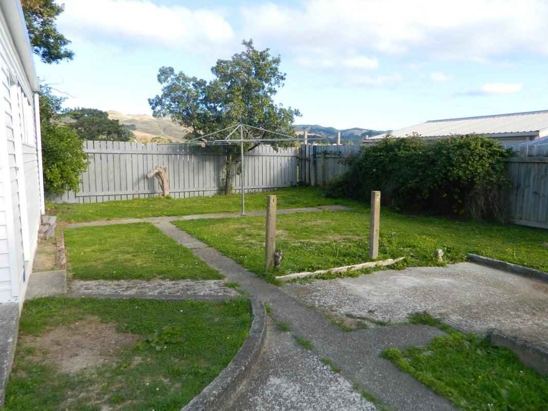39 Niagara Street, Waitangirua, Porirua - Carousel 2