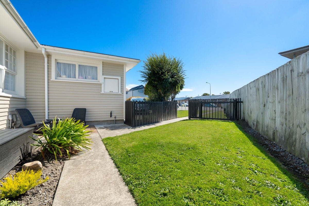 18 Siddal Place, Richmond, Christchurch - Carousel 1