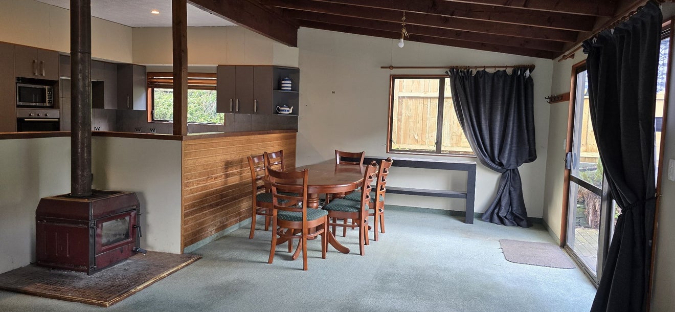 17 Watts Road, Fernhill, Queenstown - Carousel 1