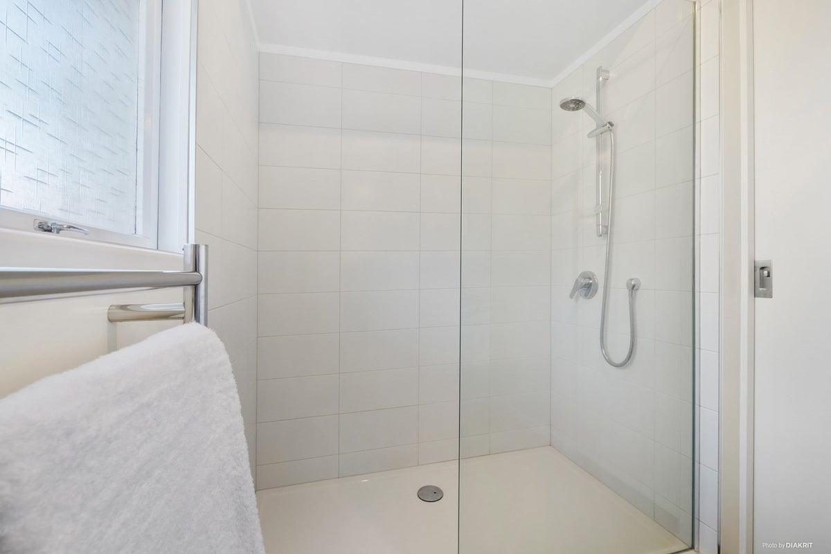 2/3 Landop Terrace, Howick, Auckland - Carousel 18