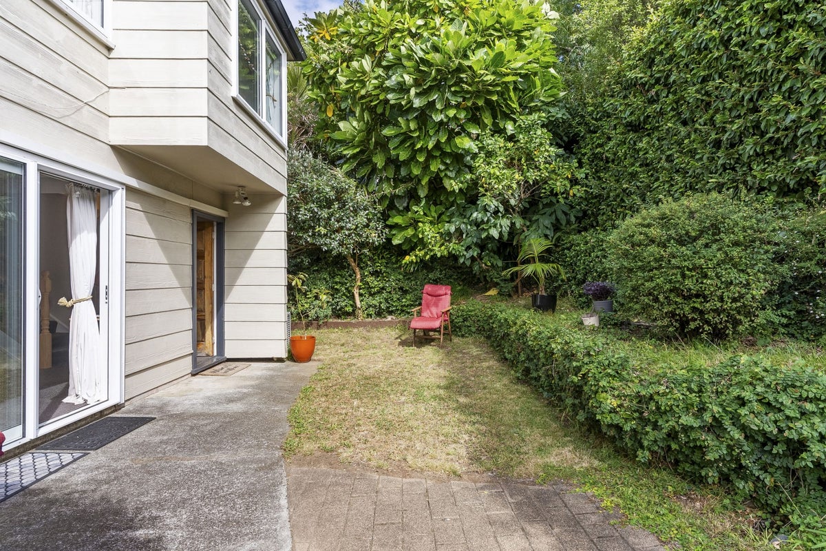 3/1 Grotto Street, Te Papapa, Auckland - Carousel 2