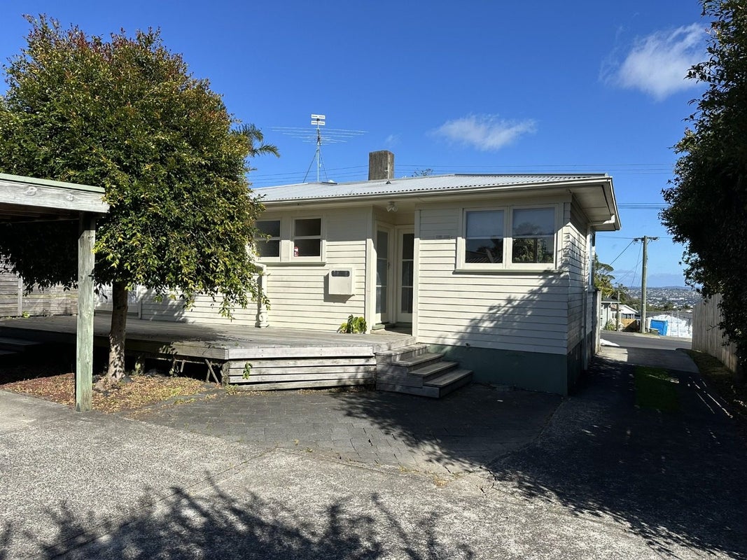 255 Rangatira Road, Beach Haven, Auckland - Carousel 1