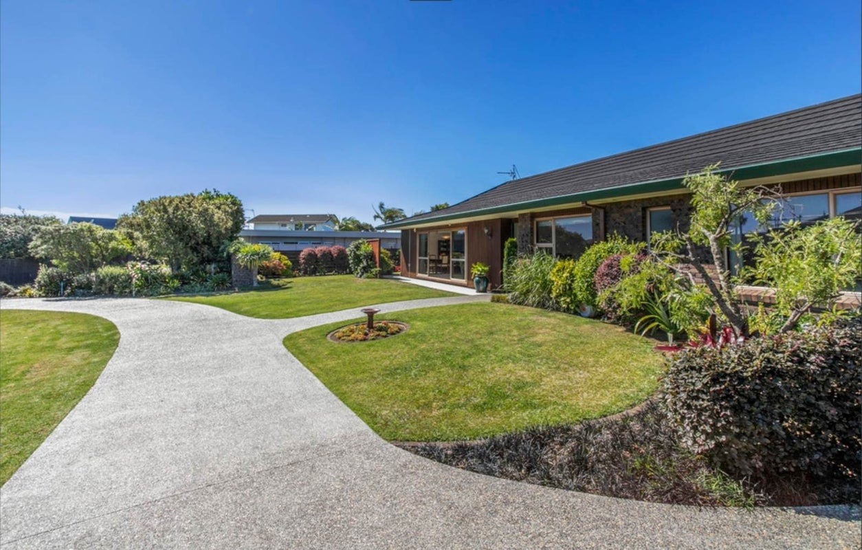21 Bramley Drive, Farm Cove, Auckland - Carousel 2