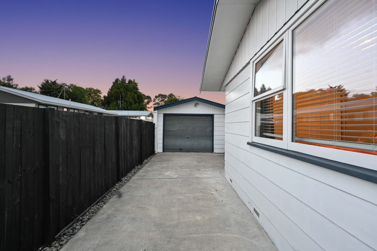 27 Dominion Road, Nawton, Hamilton - Carousel 23