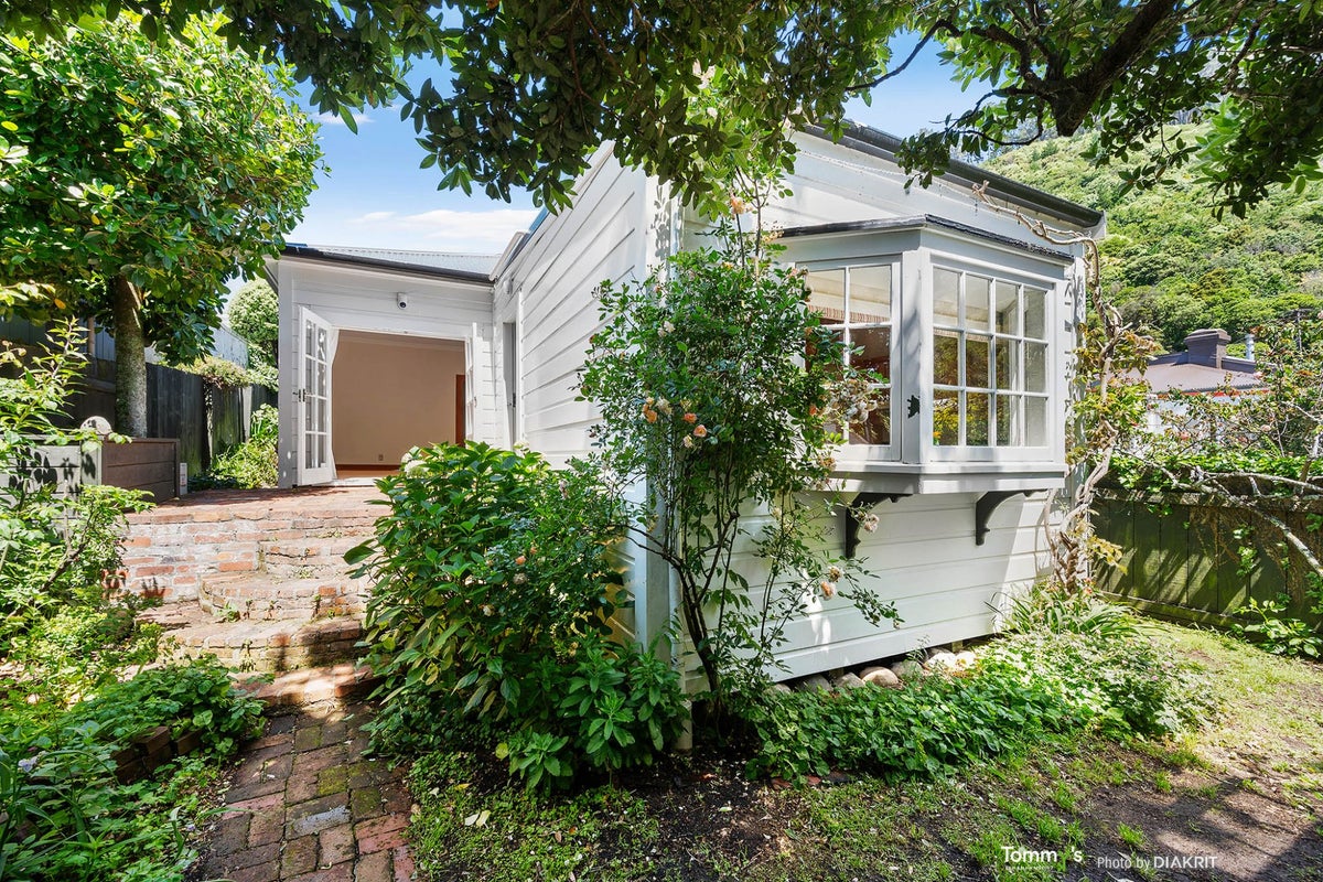 12 Poplar Grove, Thorndon, Wellington - Carousel 1