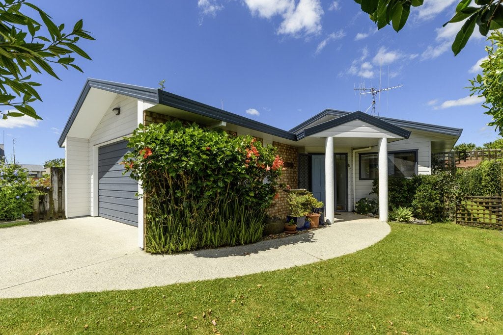 1408A Cameron Road, Greerton, Tauranga - Carousel 1