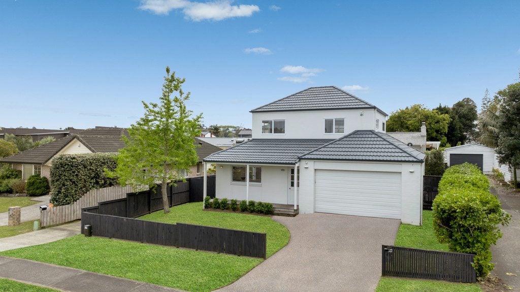 61A Gibraltar Street, Howick, Auckland - Carousel 1