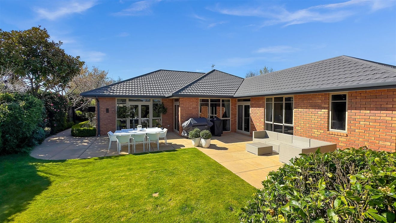 3 Creedon Glen, Casebrook, Christchurch - Carousel 15
