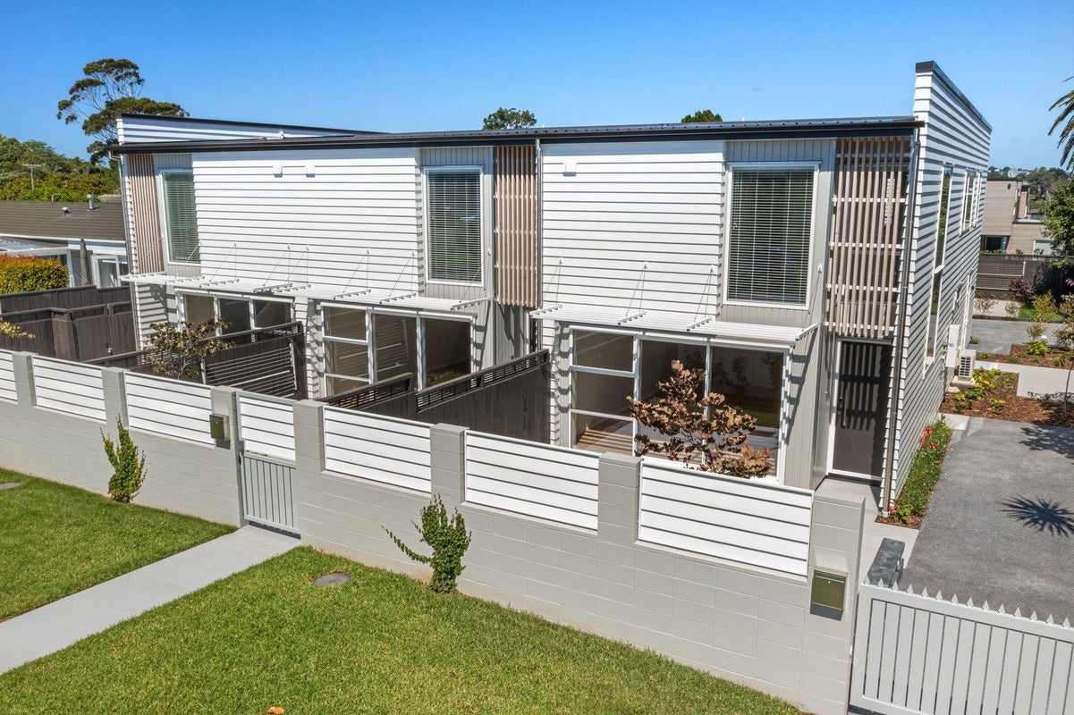 24B Riverview Road, Panmure, Auckland - Carousel 1