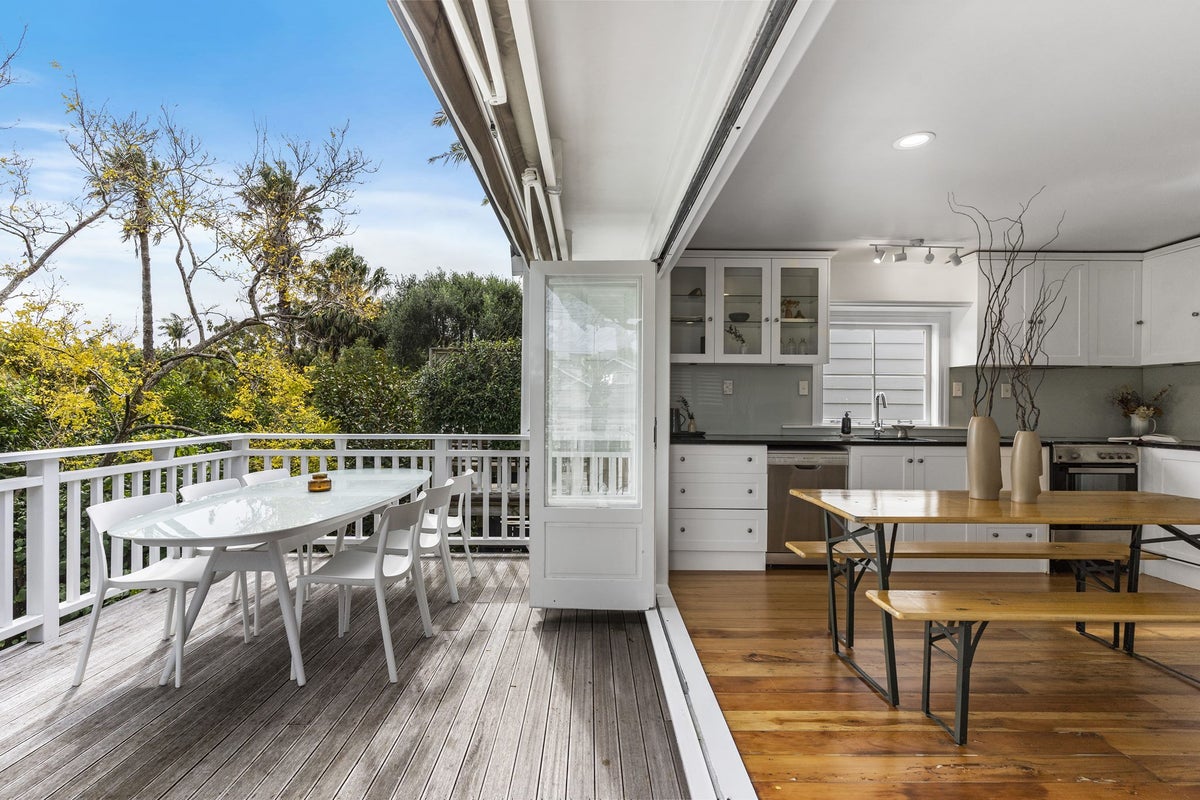 24 Edenvale Crescent, Mount Eden, Auckland - Carousel 2