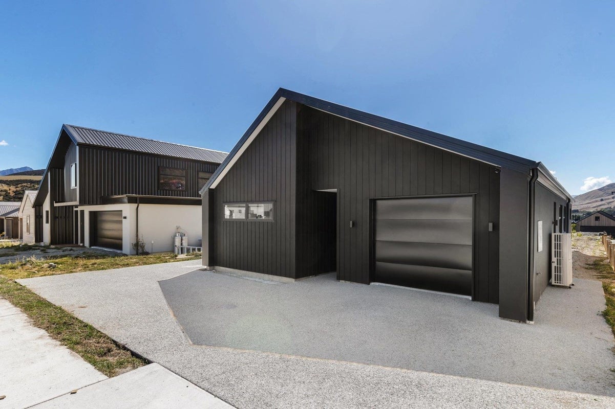13 Cheviot Street, Jacks Point, Queenstown - Carousel 1