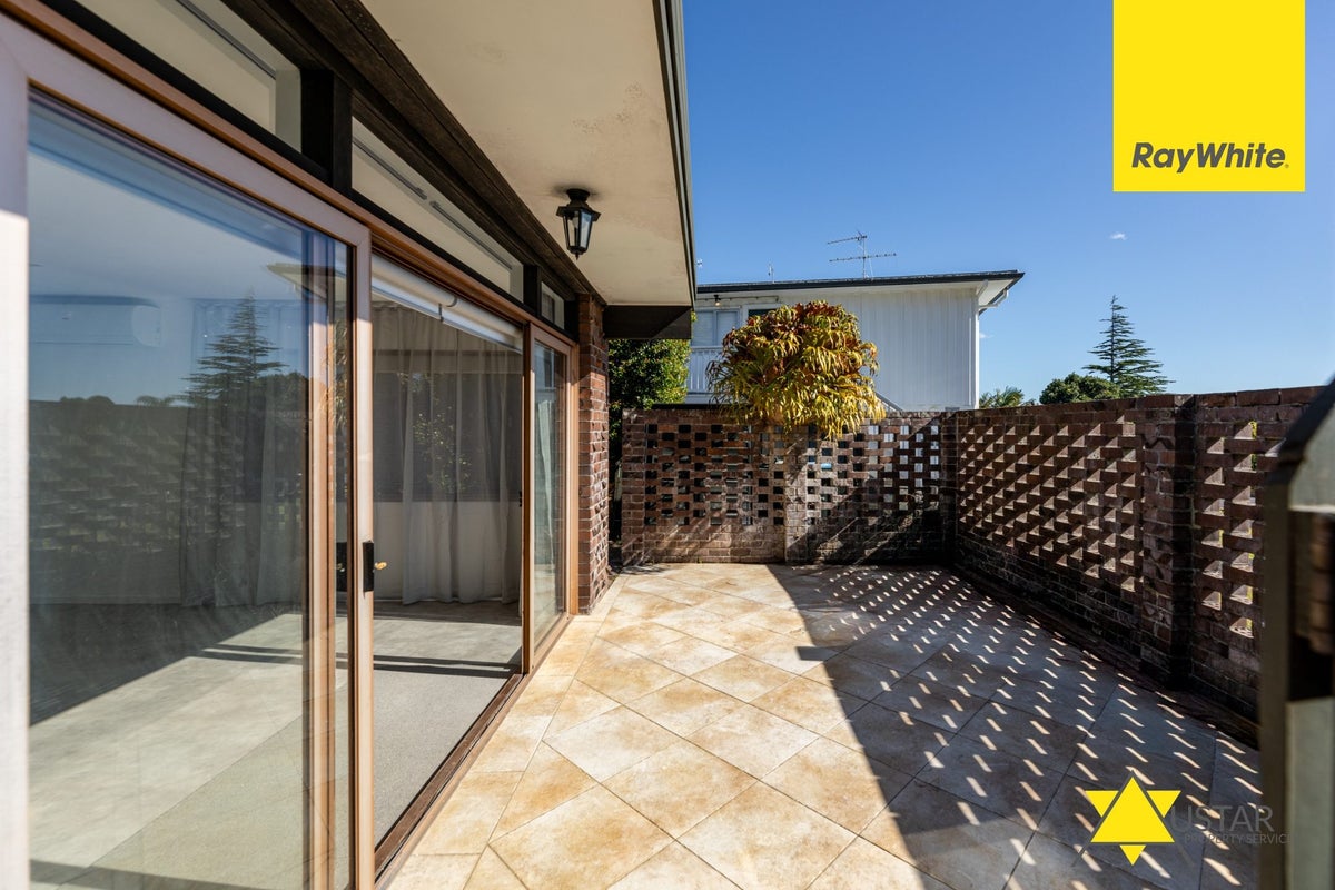 2/17 Hawkins Street, Meadowbank, Auckland - Carousel 13