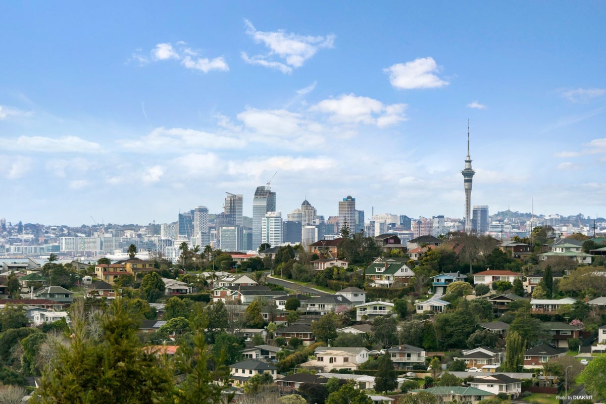 87B Stanaway Street, Hillcrest, Auckland - Carousel 2