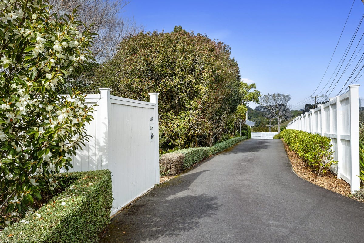 48 Tarahua Road, Welbourn, New Plymouth - Carousel 22
