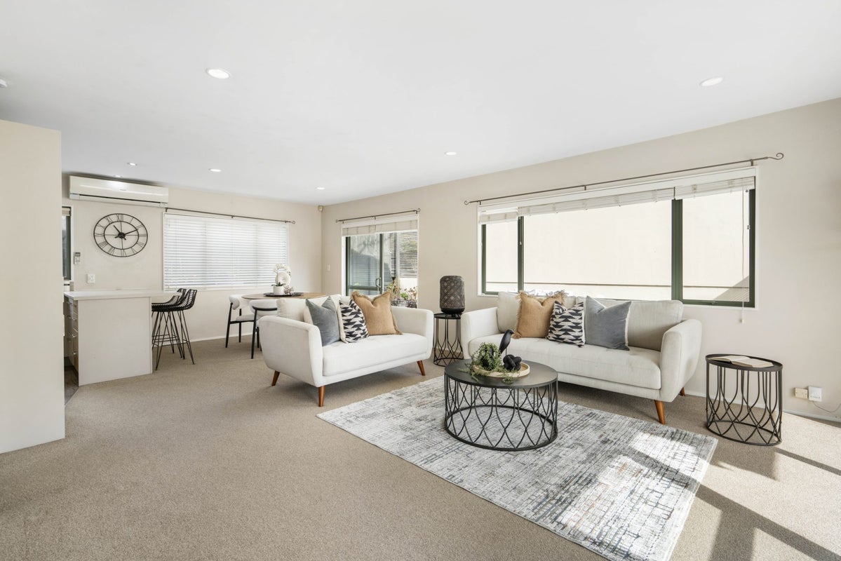 3/82 Ridge Road, Howick, Auckland - Carousel 2