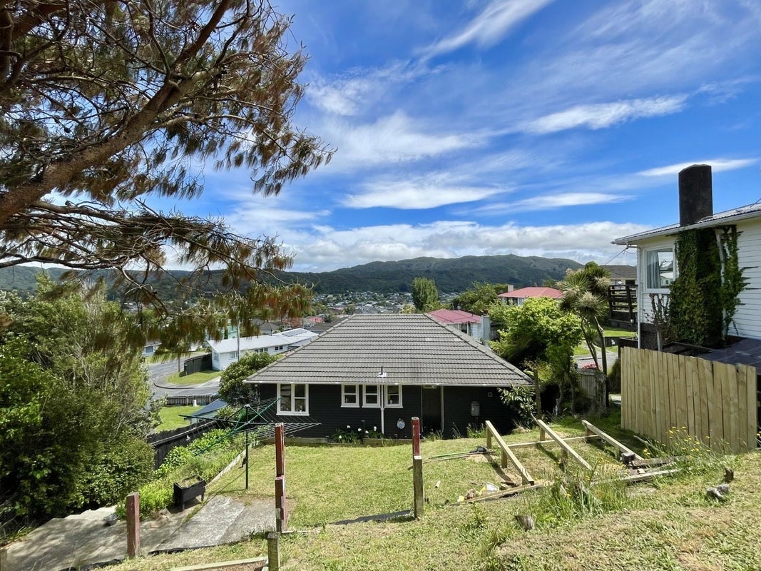 4 Pollard Street, Wainuiomata, Lower Hutt - Carousel 1