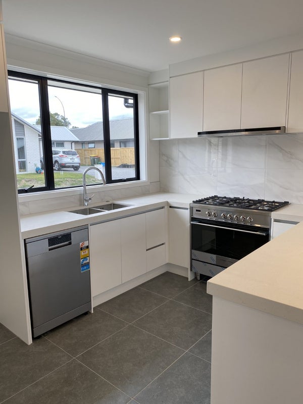 7 Brioti Lane, Flagstaff, Hamilton - Carousel 2