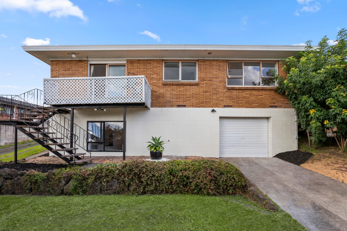 1/28 Prince Regent Drive, Half Moon Bay, Auckland - Carousel 2