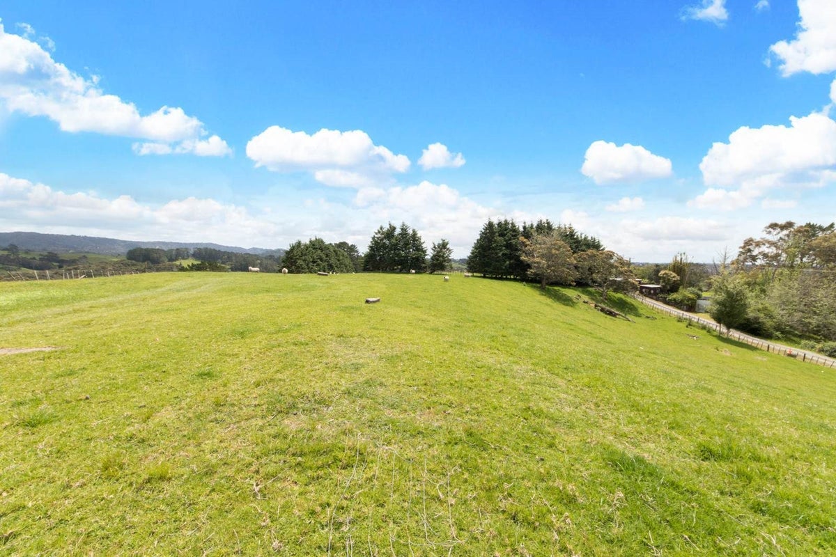 149 Forest Hill Road, Henderson, Auckland - Carousel 2