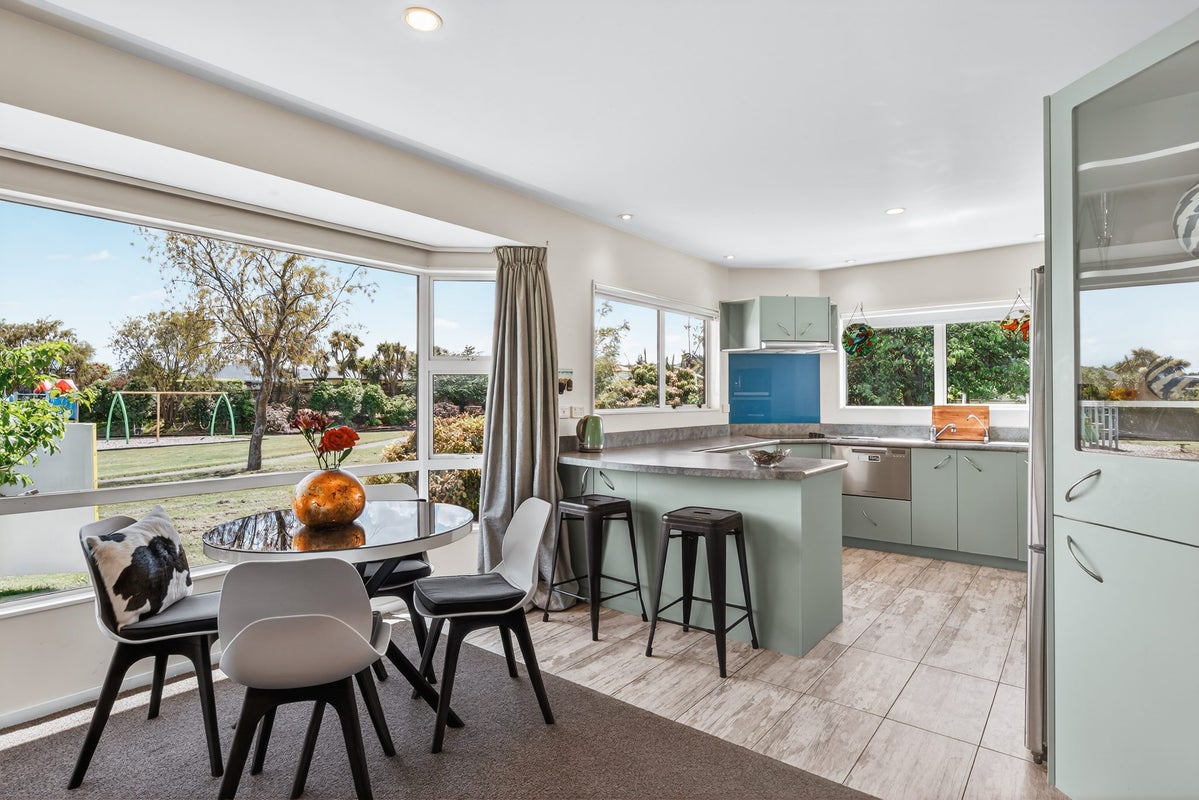 35B Fairview Terrace, Waipahihi, Taupo - Carousel 1