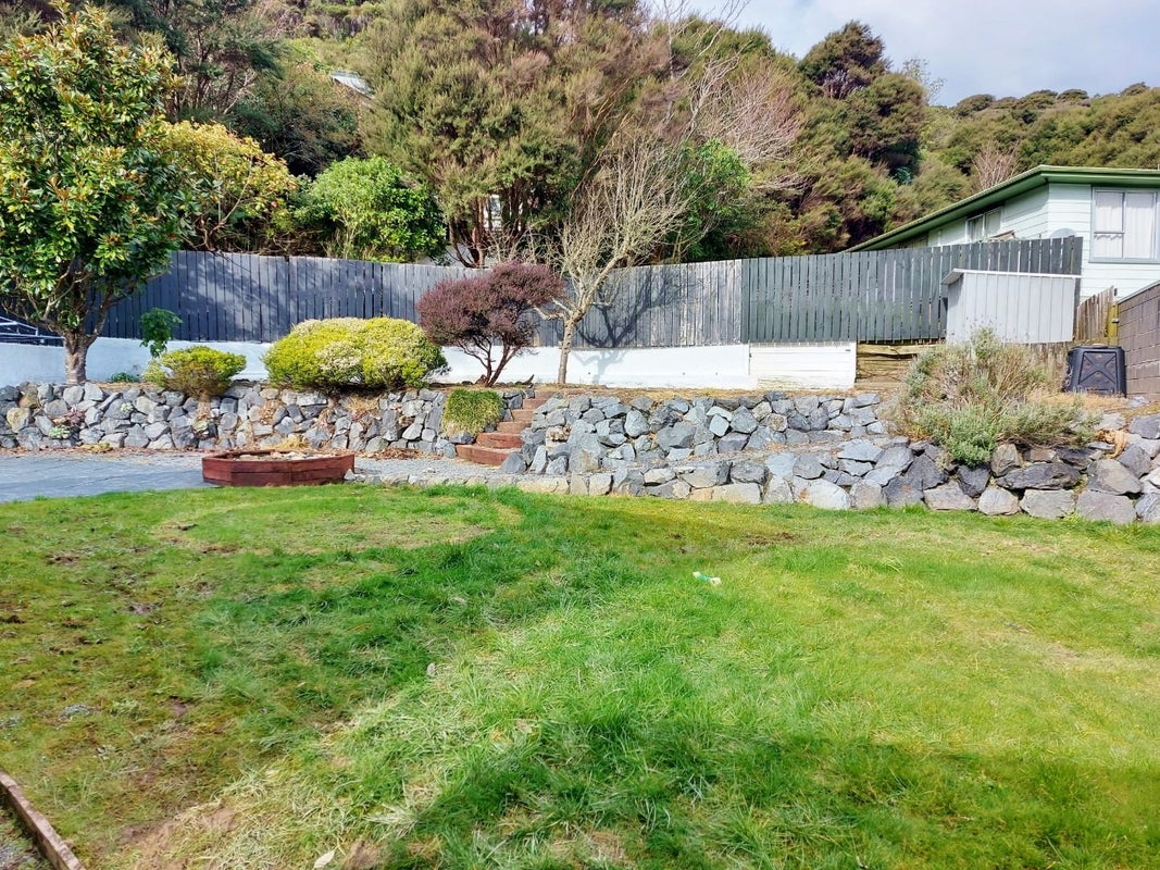 22 Manurewa Grove, Wainuiomata, Lower Hutt - Carousel 10