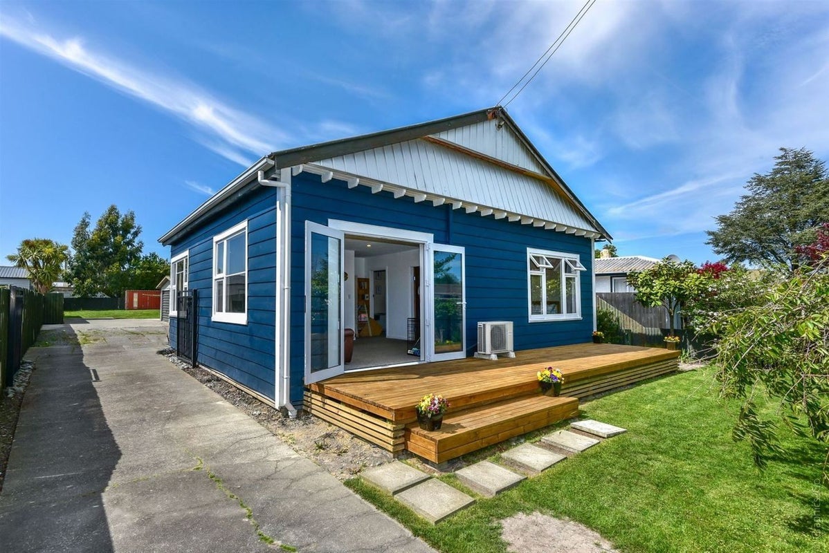 42 Tyrone Street, Belfast, Christchurch - Carousel 1