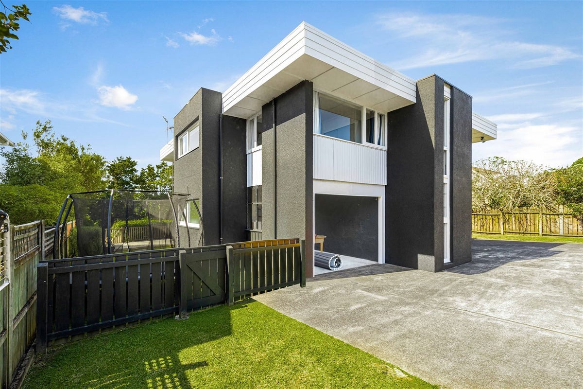94 Exmouth Road, Northcote, Auckland - Carousel 2