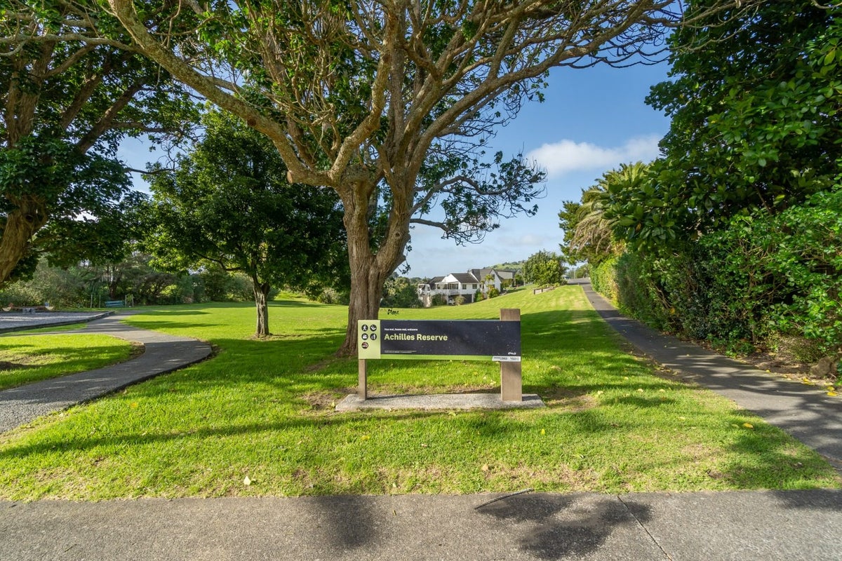 15A Achilles Crescent, Narrow Neck, Auckland - Carousel 14