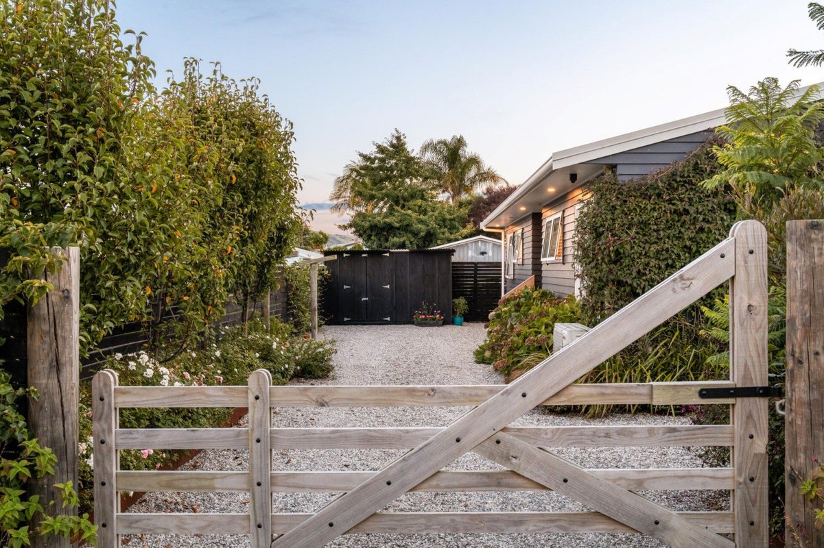 54 Topaz Drive, Papamoa Beach, Papamoa - Carousel 1