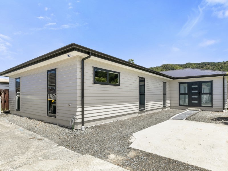 55 Totara Street, Wainuiomata, Lower Hutt - Carousel 1