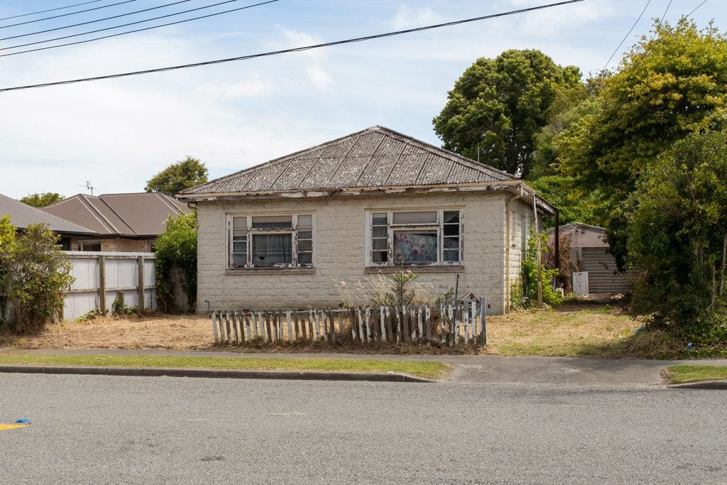 69 Cleveland Street, Edgeware, Christchurch - Carousel 2