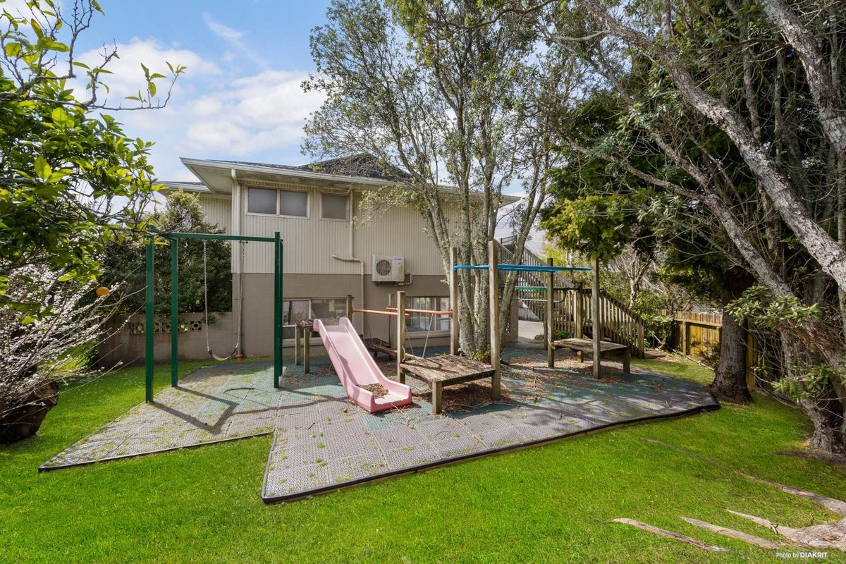 6 Forsythe Place, Massey, Waitakere City, Auckland - Carousel 2