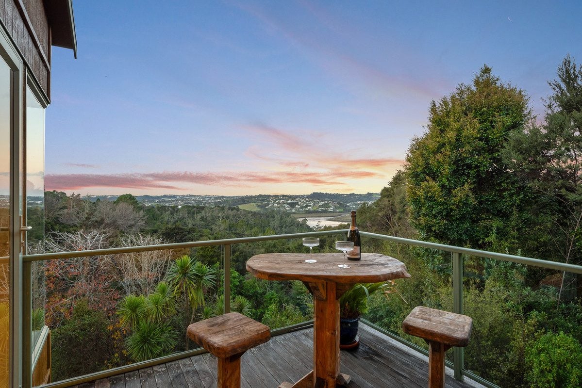 417 Paremoremo Road, PAREMOREMO, AUCKLAND - Carousel 2