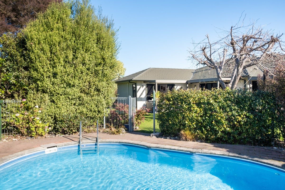 11 Pukekura Place, Taradale, Napier - Carousel 2