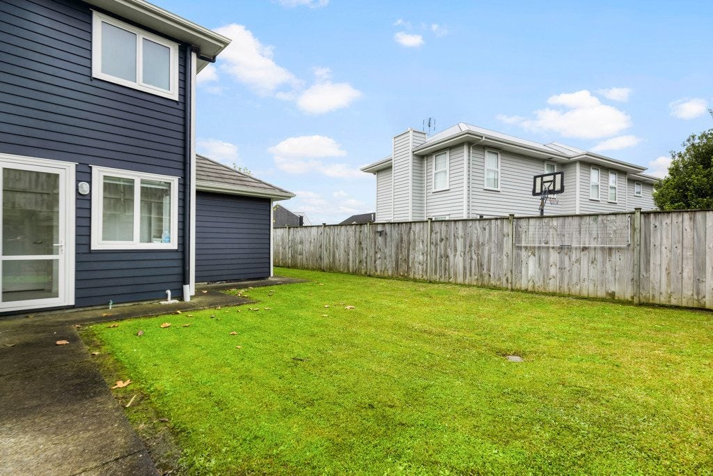 19 Edgewater Drive, Karaka, Papakura - Carousel 24