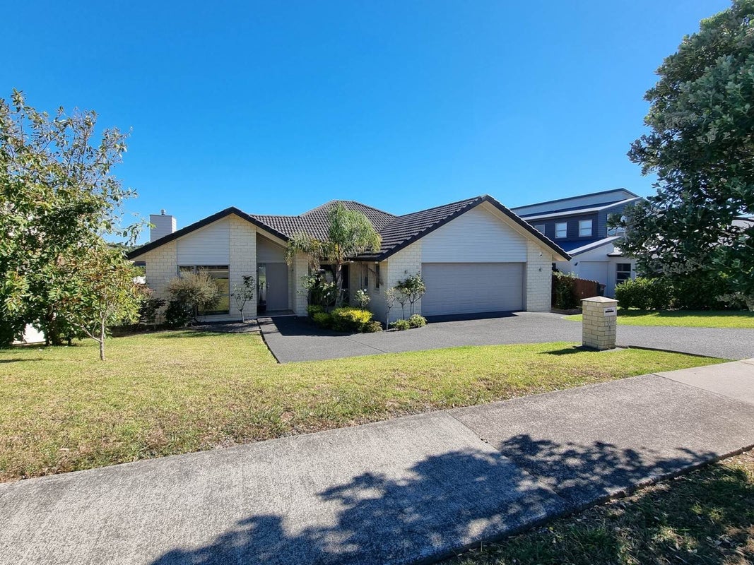 59 Pine Harbour Parade, Beachlands, Auckland - Carousel 1