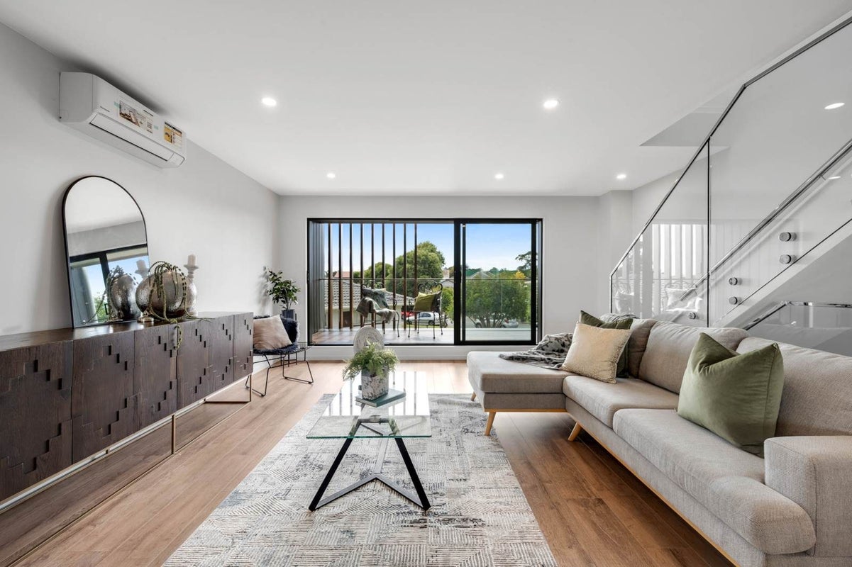 15B Tomintoul Place, Highland Park, Auckland - Carousel 2