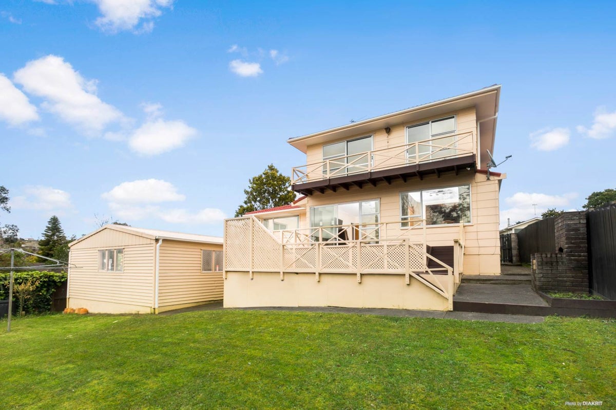 54 Judkins Crescent, Cockle Bay, Auckland - Carousel 2
