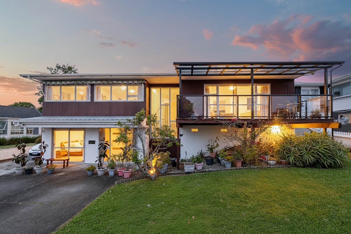 25 Whiteacres Drive, Sunnyhills, Auckland - Carousel 2