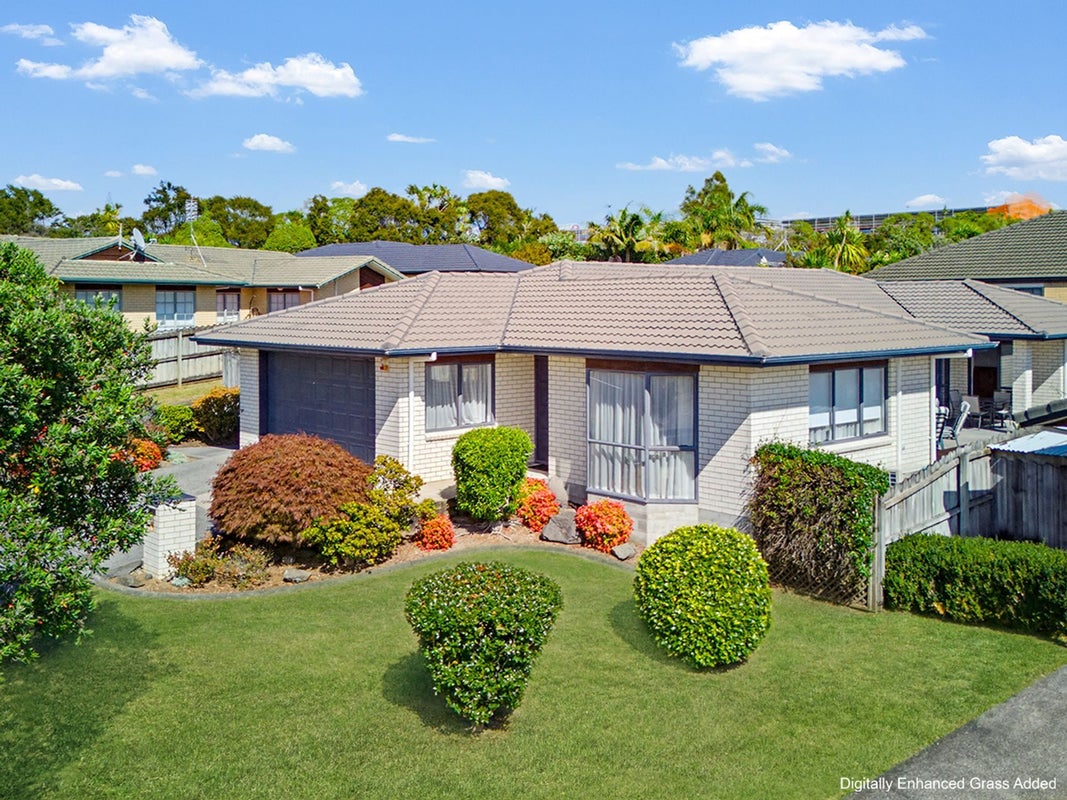 102 Buscomb Avenue, Henderson, Auckland - Carousel 1