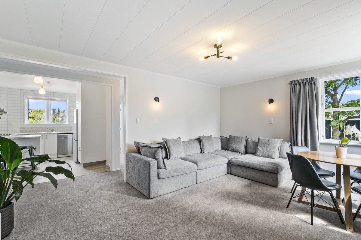 53A Darlington Road, Miramar, Wellington - Carousel 1