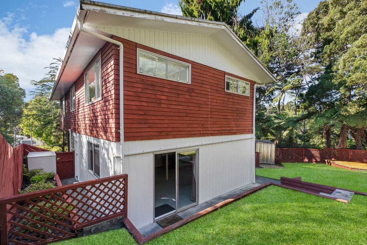 203 Woodlands Park Road, Titirangi, Auckland - Carousel 2