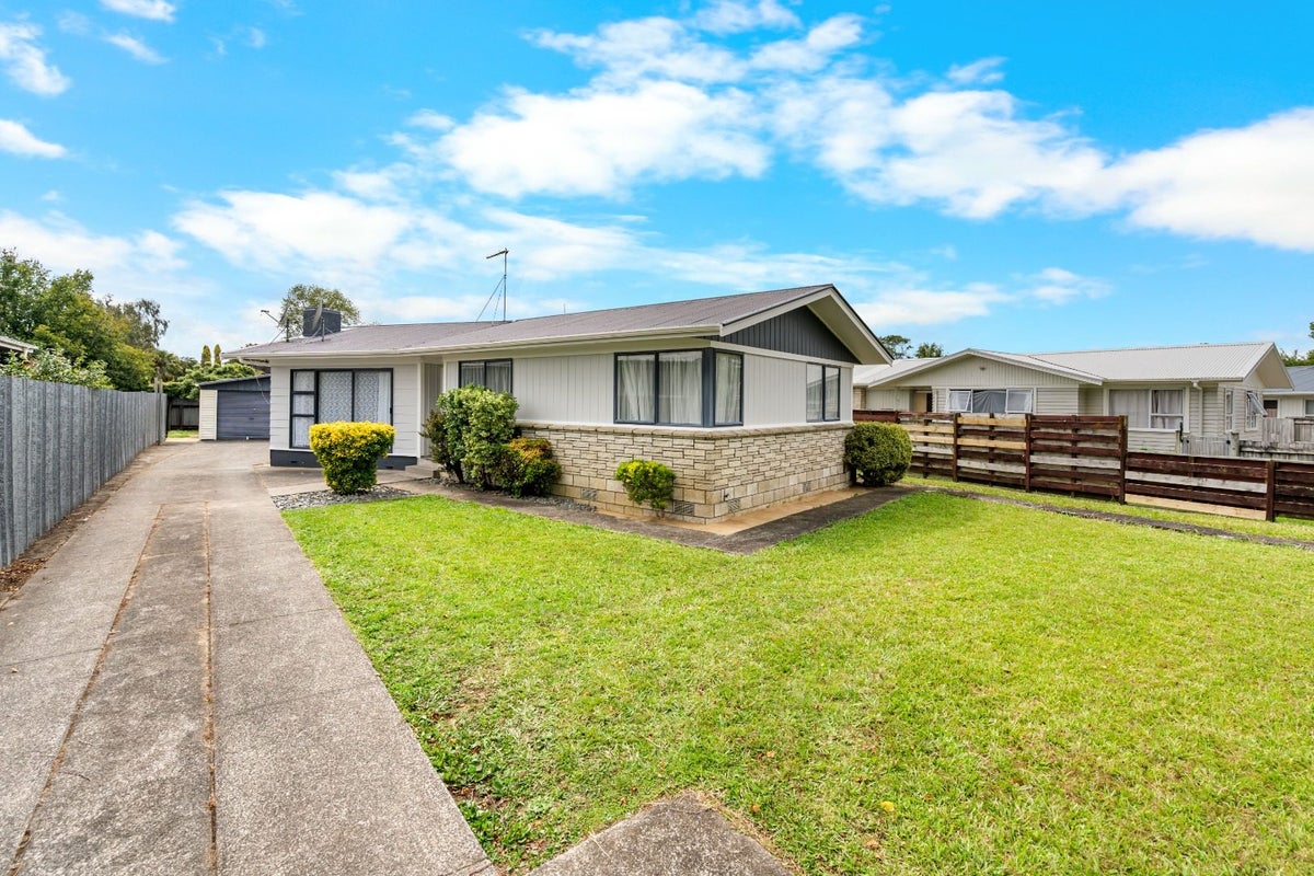 30 Joanna Place, Deanwell, Hamilton - Carousel 1