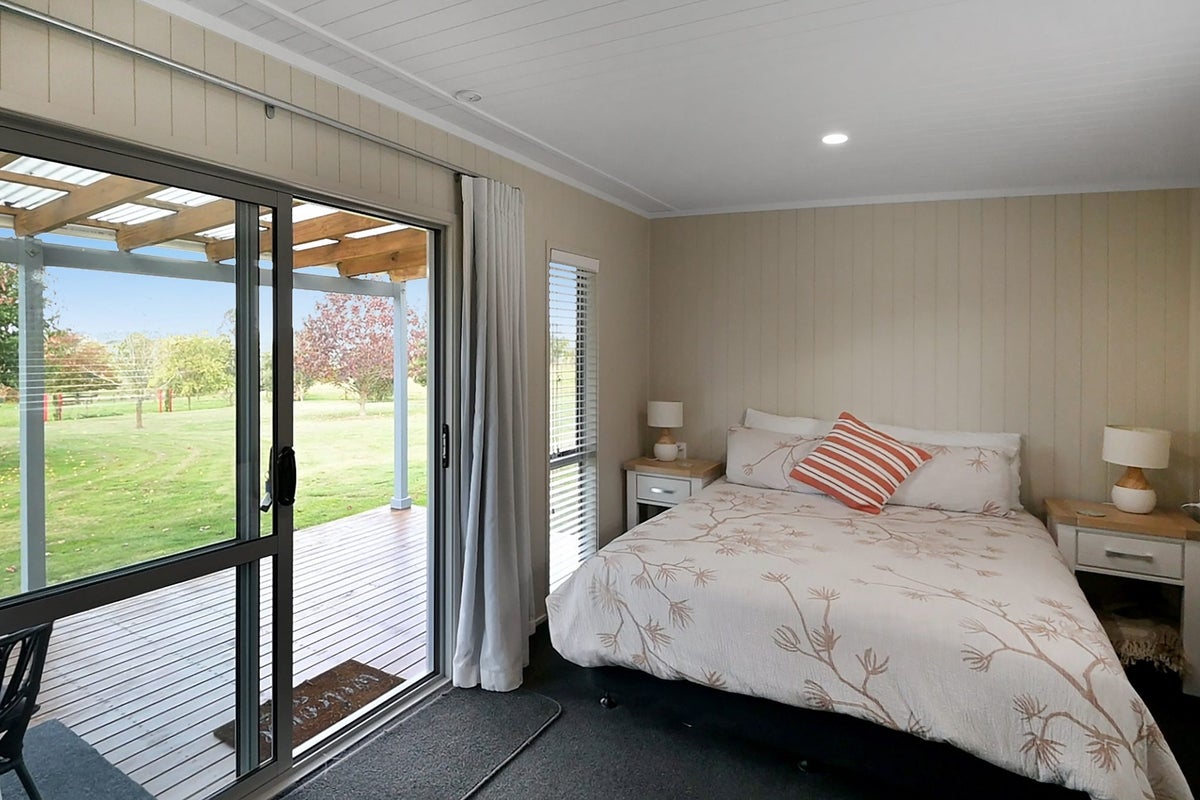 53 John Hindmarsh Road, Karaka, Papakura - Carousel 36