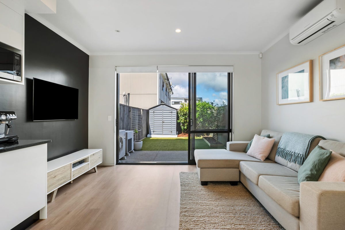7 Harakeke Road, Hobsonville, Auckland - Carousel 1