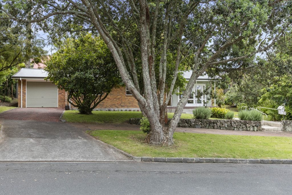 1 Summit Drive, Mount Albert, Auckland - Carousel 19