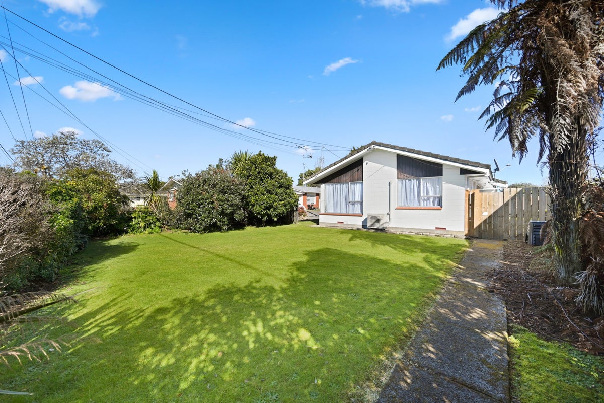 141A Dey Street, Hamilton East, Hamilton - Carousel 1