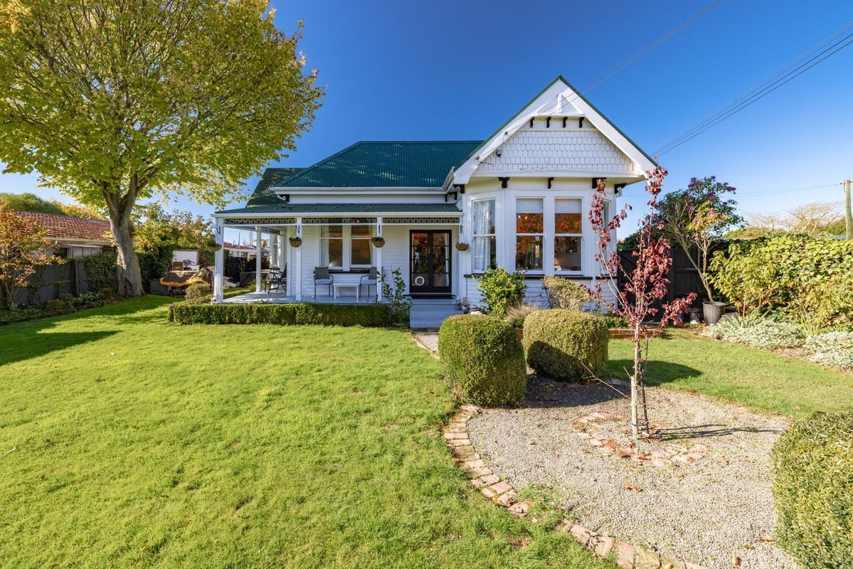 12 Tyrone Street, Belfast, Christchurch - Carousel 1