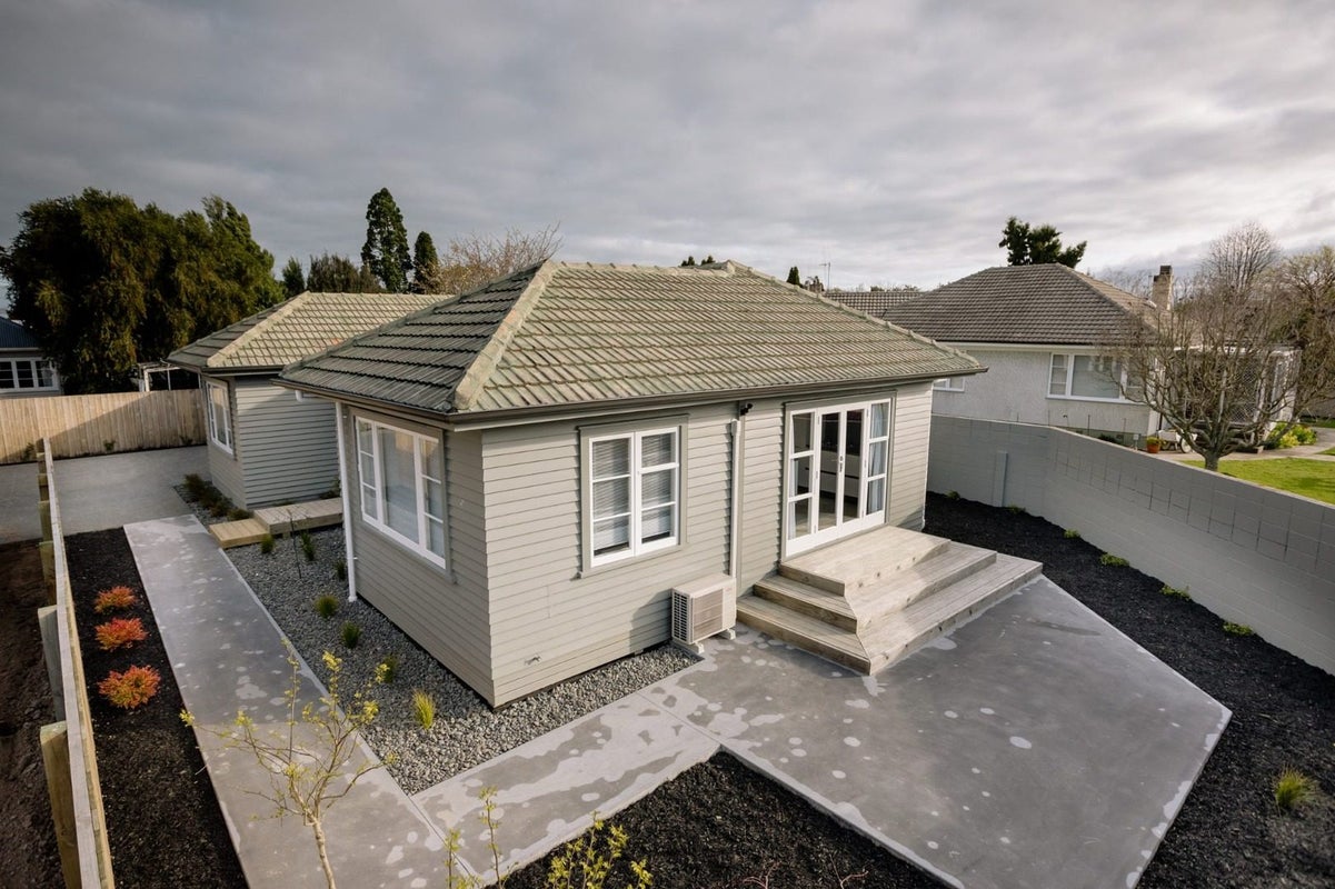 61 Galloway Street, Hamilton East, Hamilton - Carousel 2