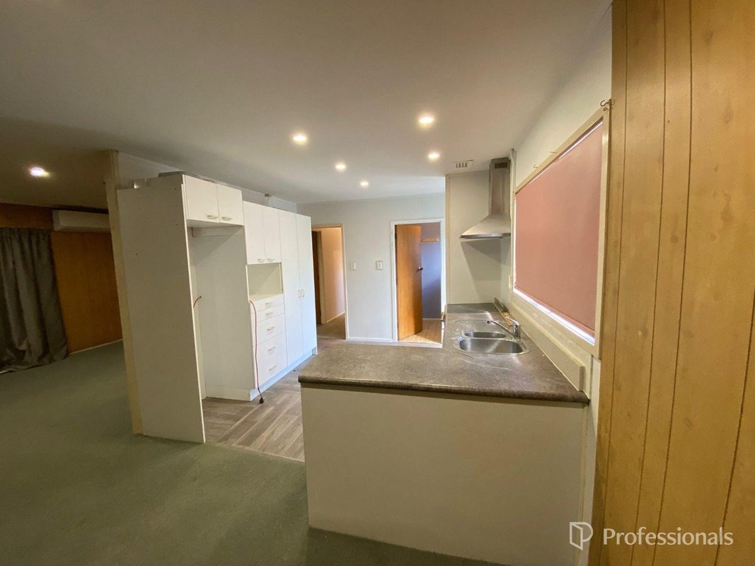 4 Waimahia Avenue, Weymouth, Auckland - Carousel 2